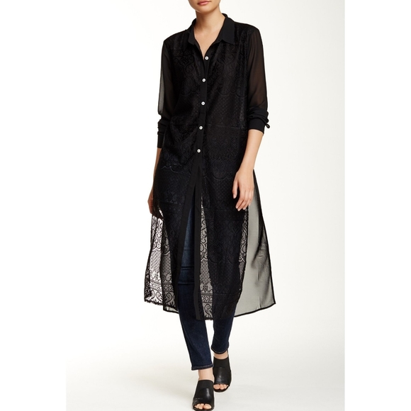 Romeo & Juliet Couture Tops - Romeo & Juliet Couture Tunic Button Up Top